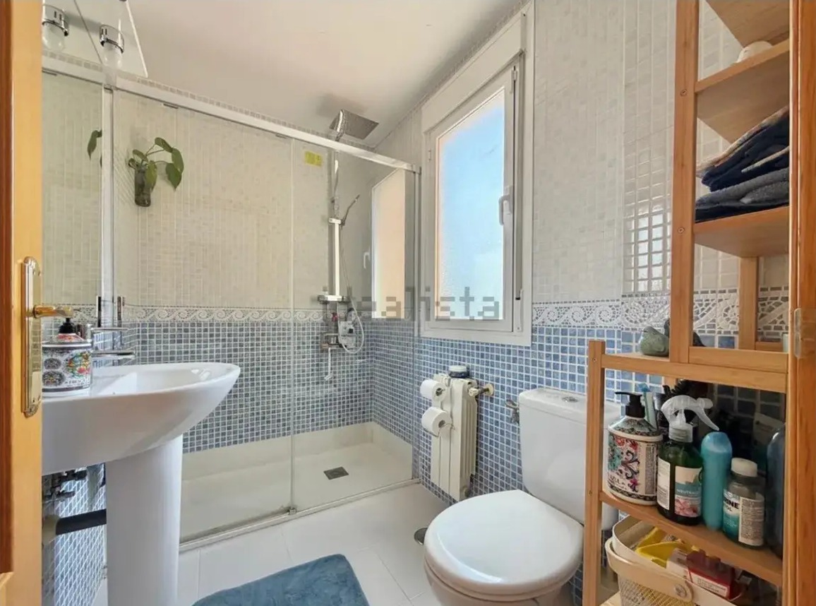 Chalet pareado en esquina con piscina privada en Ugena - imagen 7