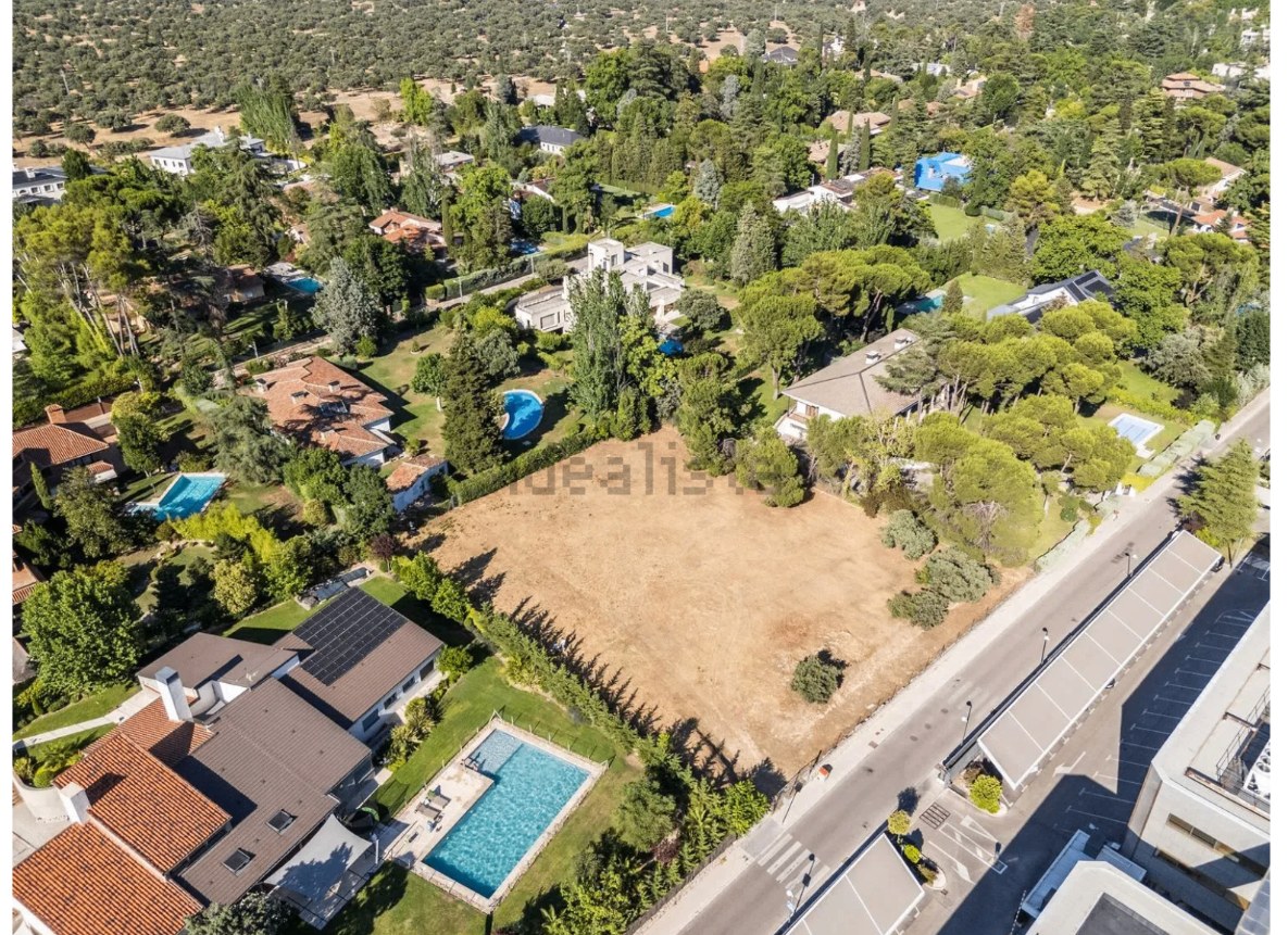 Calle Gobelas, 26 · Parcela urbana de 3.100 m² en La Florida · vivienda en venta en Madrid · Yolanda González