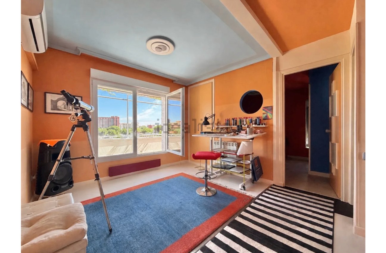 Calle de Carlos Solé · Dúplex reformado de 140 m² con espectacular terraza y vistas panorámicas al skyline de Madrid - imagen 8