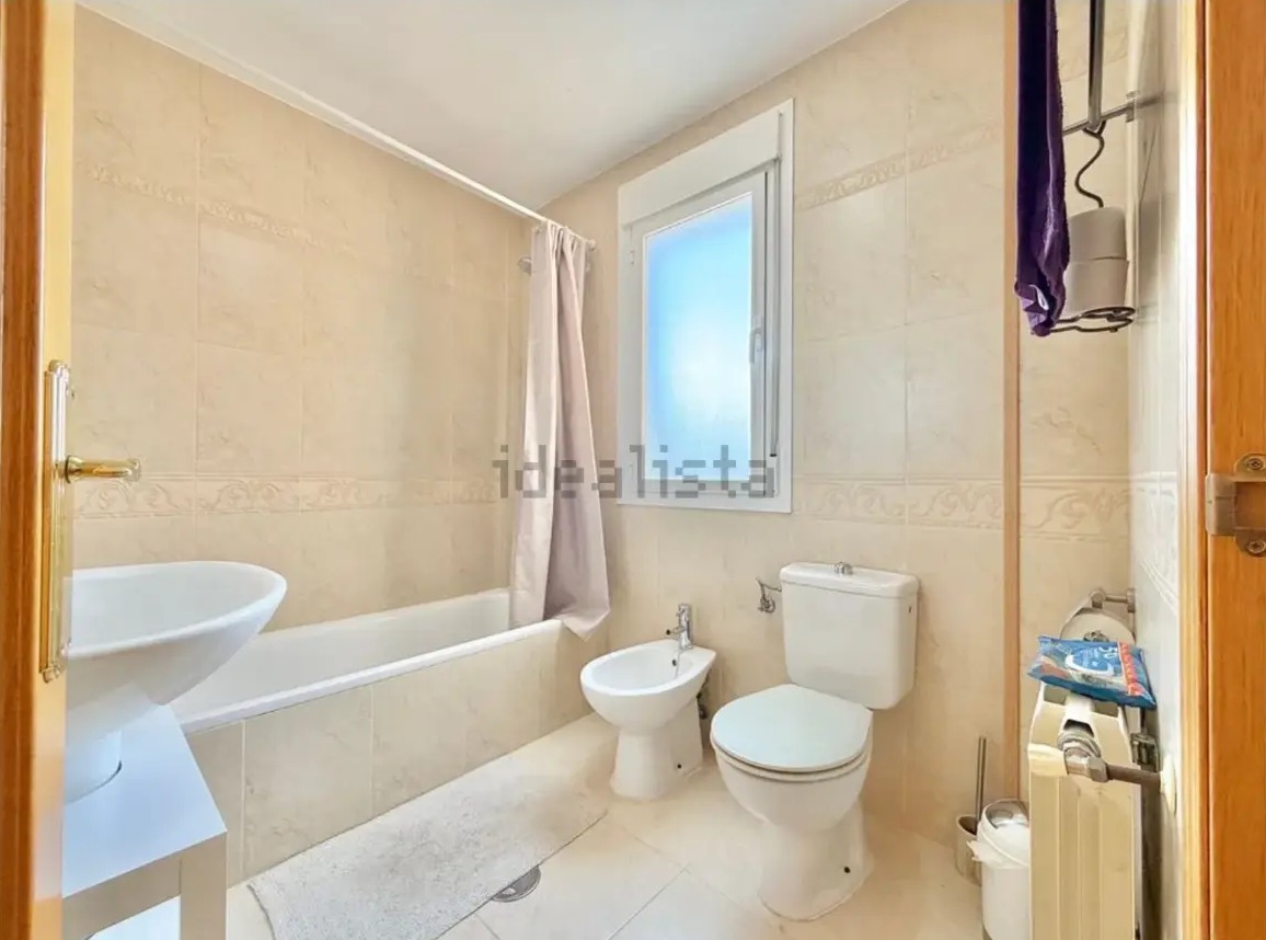 Chalet pareado en esquina con piscina privada en Ugena - imagen 11