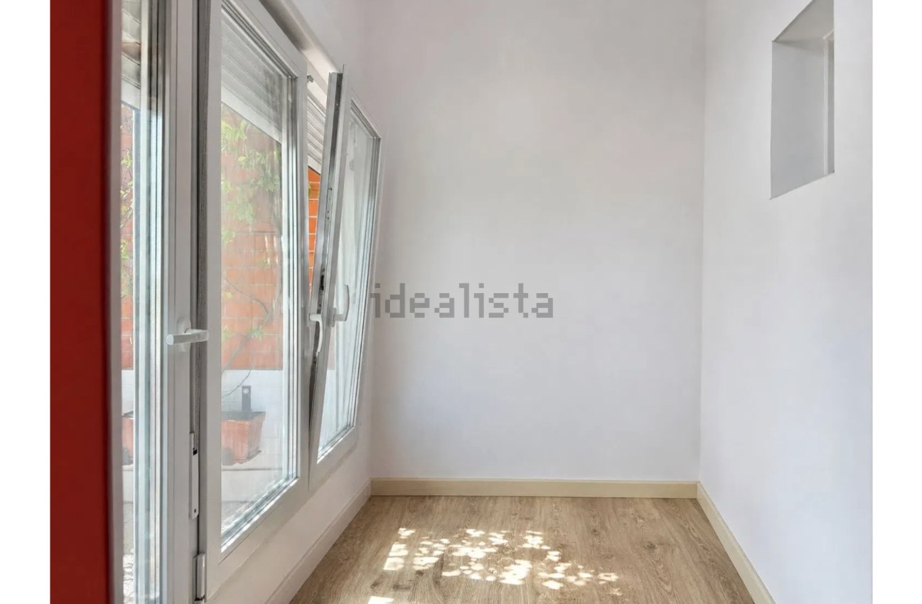 Calle de Carlos Solé · Dúplex reformado de 140 m² con espectacular terraza y vistas panorámicas al skyline de Madrid - imagen 12