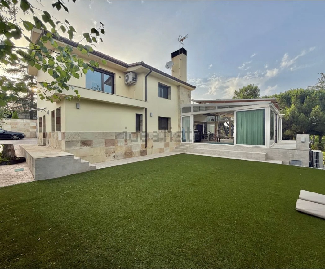 Chalet independiente de 350 m² con piscina climatizada y máxima privacidad en Galapagar - imagen 18
