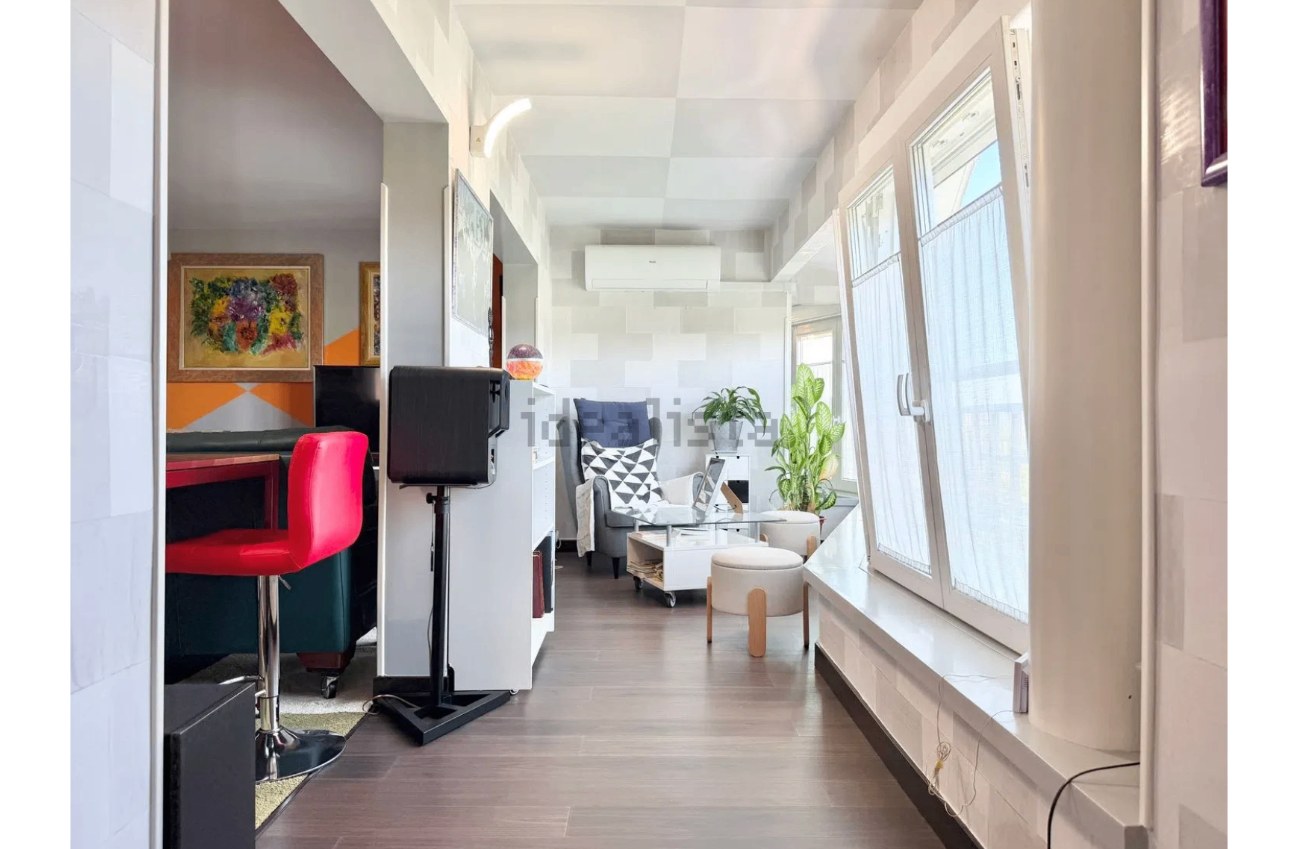 Calle de Carlos Solé · Dúplex reformado de 140 m² con espectacular terraza y vistas panorámicas al skyline de Madrid - imagen 15